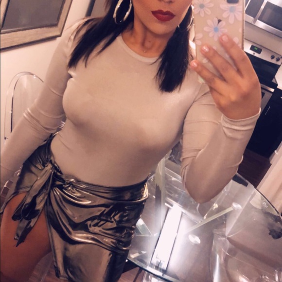 Set - Picture 2 of 4